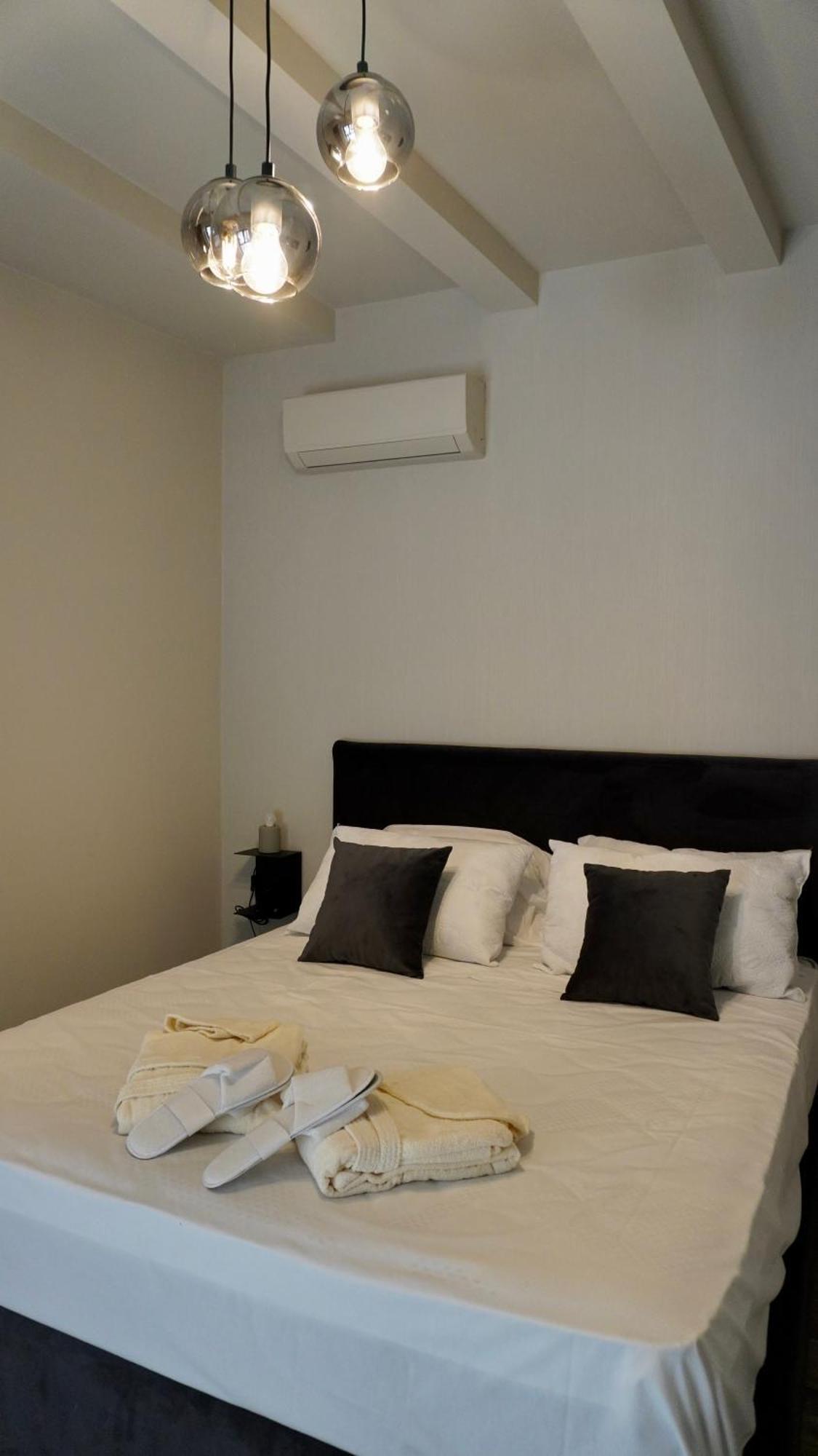 Vicolo San Gaetano -Luxury Rooms- Катания Экстерьер фото